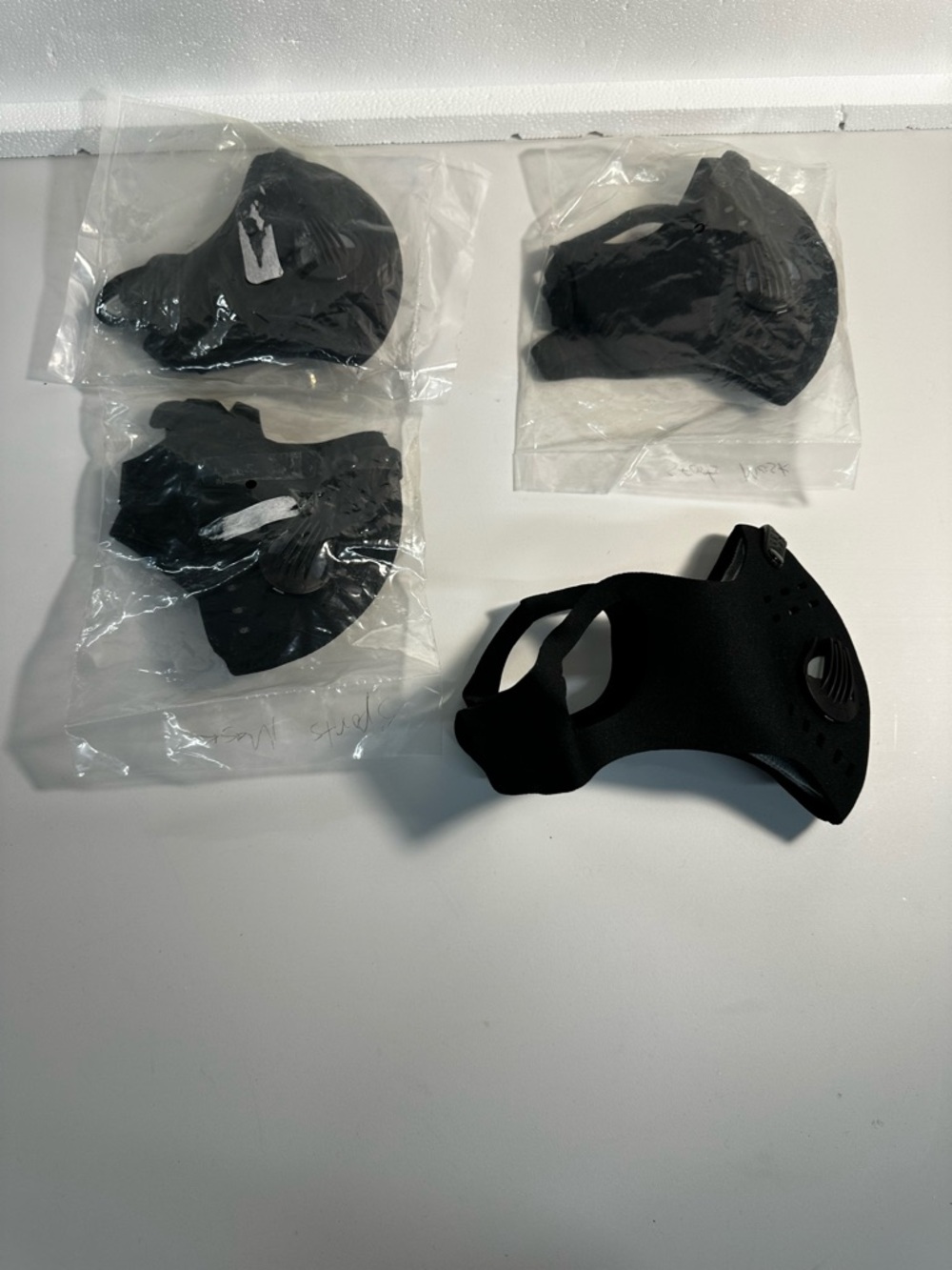 4 Reusable Face Masks Breathing Valves Sports Cycling Outdoor Carbon Filter NEW